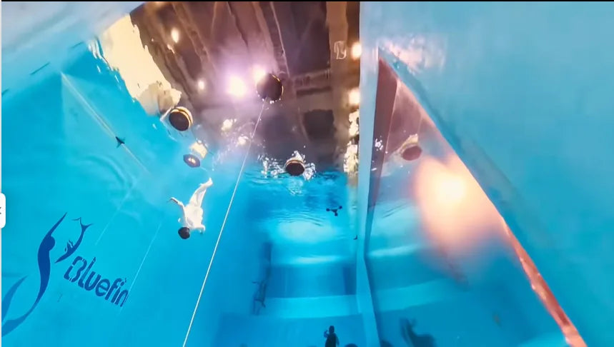 Hydroman underwater dance livestream at Chongqing Bluefin Dive Center with DIVEVOLK SeaLink
