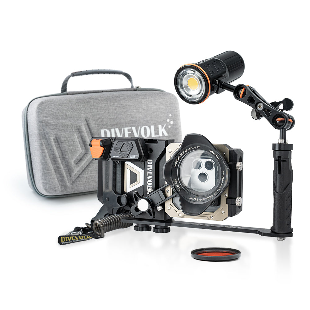 DIVEVOLK SeaTouch 6 PRO Creator SL50 Kit with travel case — housing with wide-angle lens and SL50 video light on articulated arm, Deep Dive Red Filter, DIVEVOLK grey travel case in background.