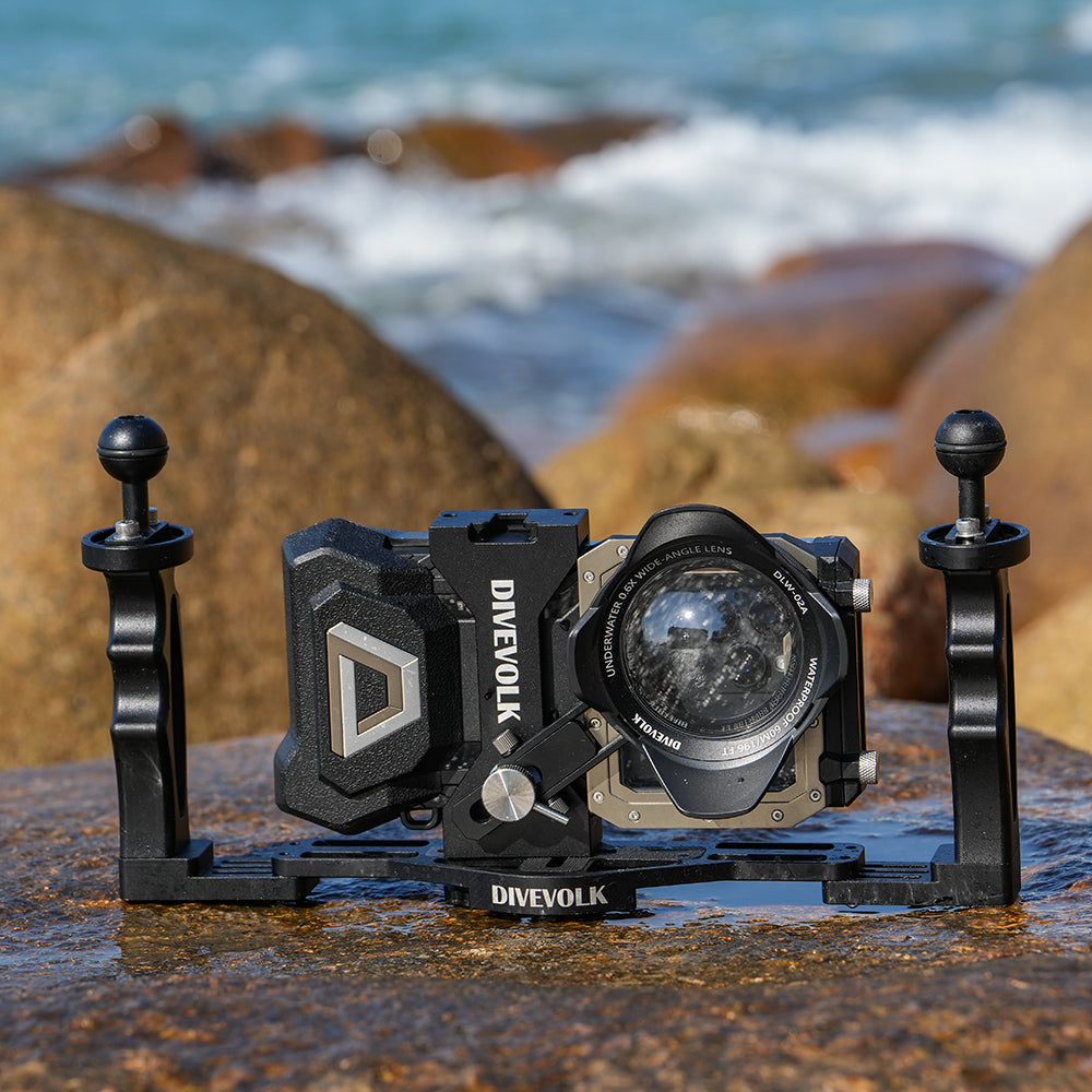 DiveVolk dual handle tray with SeaTouch 4 Max housing.