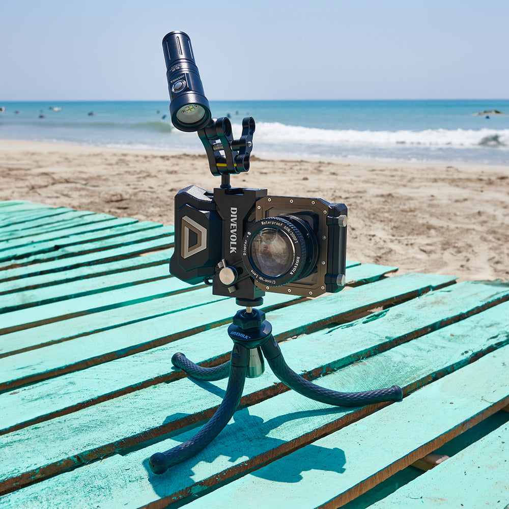 DiveVolk +8 close-up lens on tripod at beach