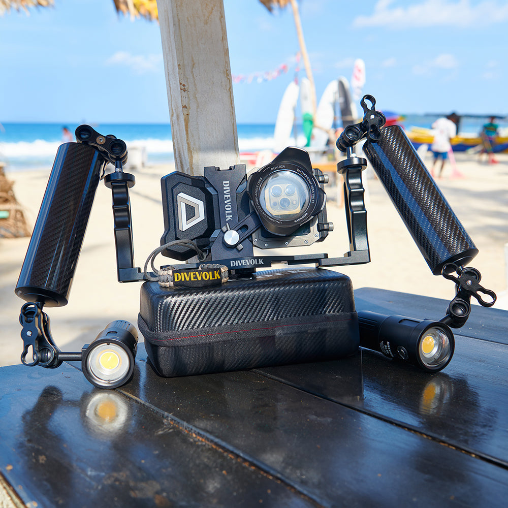 DiveVolk SeaTouch 4 Max housing with float arms and light