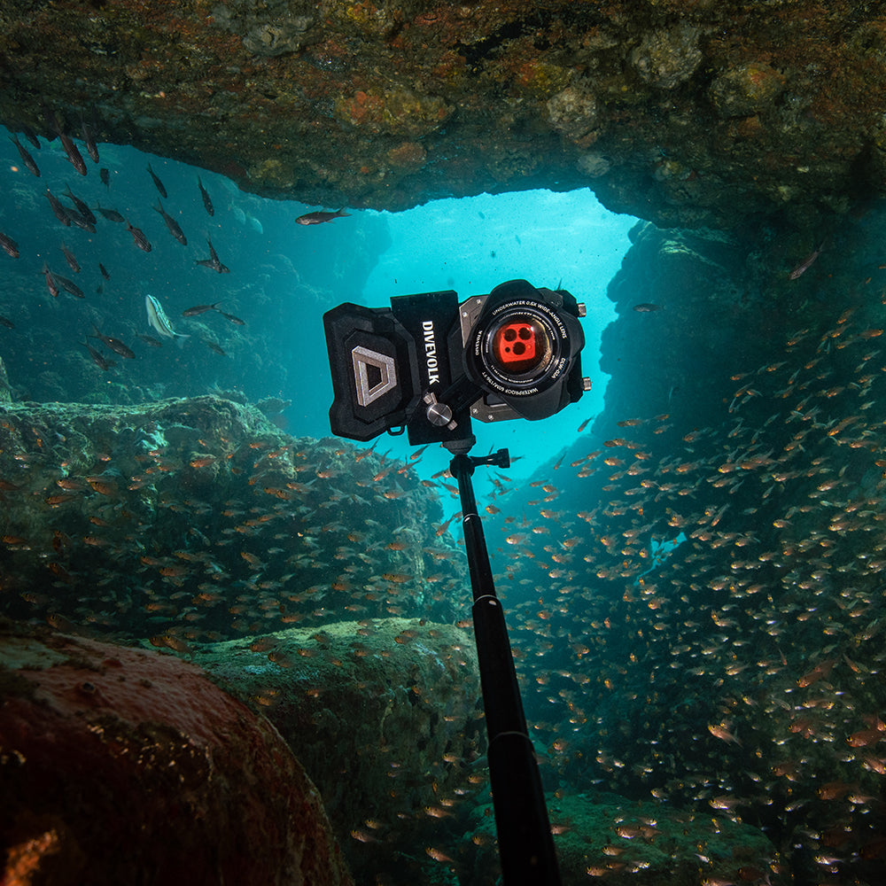 SeaTouch 4 Max underwater housing selfie stick