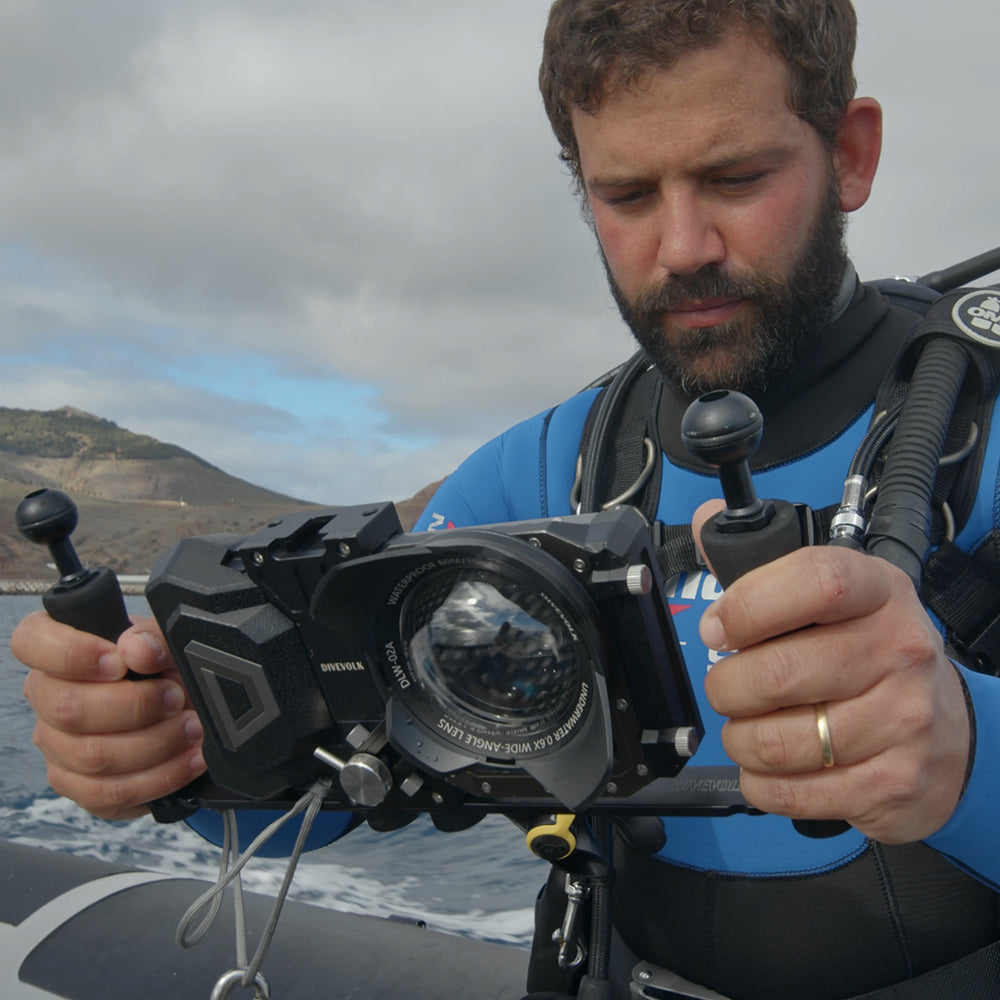 SeaTouch 4 Max housing for underwater filming setup