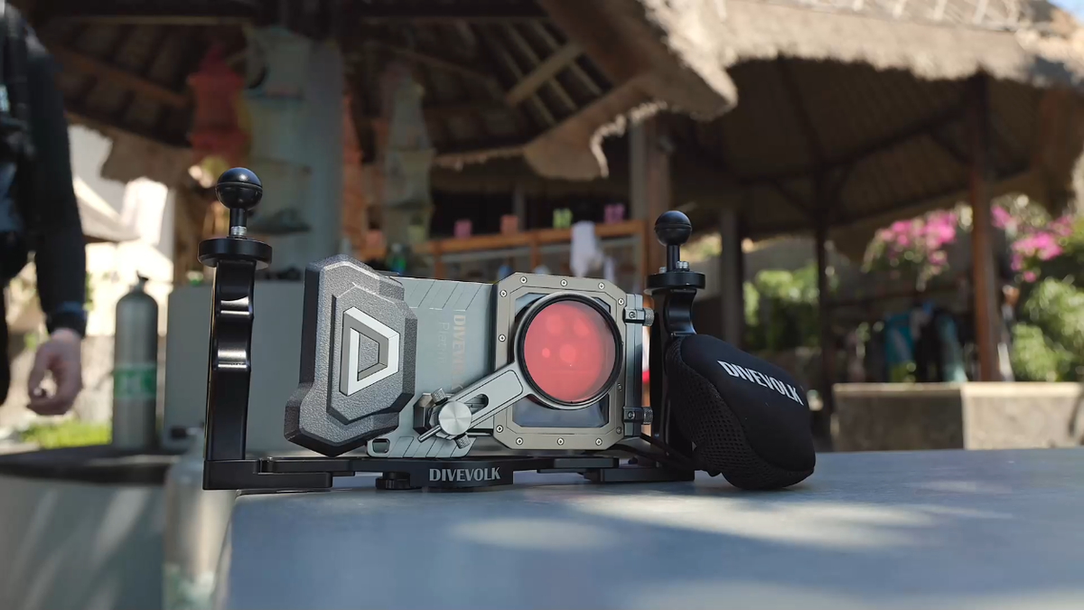 OPPO Find X8 Ultra & DIVEVOLK Housing: The Ultimate Underwater Camera?