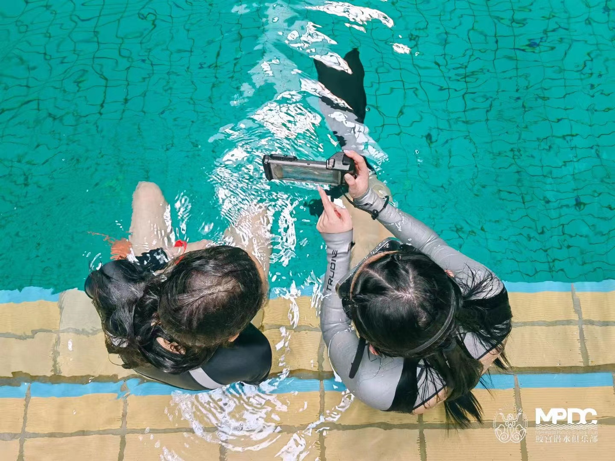 Revolutionize Dive Teaching with a Touchscreen Housing!