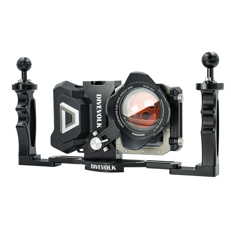 DIVEVOLK SeaTouch 4 MAX Videography Kit  including 0.6X wide angle lens, expansion clamp and dual handle tray