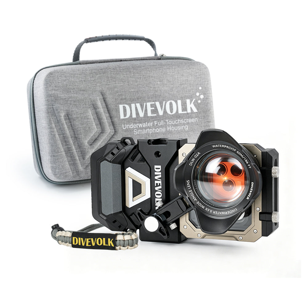 DIVEVOLK SeaTouch 6 PRO Ocean Kit with branded travel case — housing with 0.6X wide-angle lens and red filter installed, outdoor lanyard attached, grey travel case in background.
